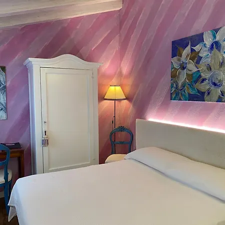 Le Fate Corbezzole Panzió 3*