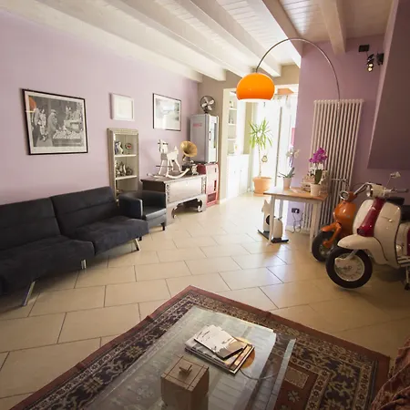 Le Fate Corbezzole לינה וארוחת בוקר 4*